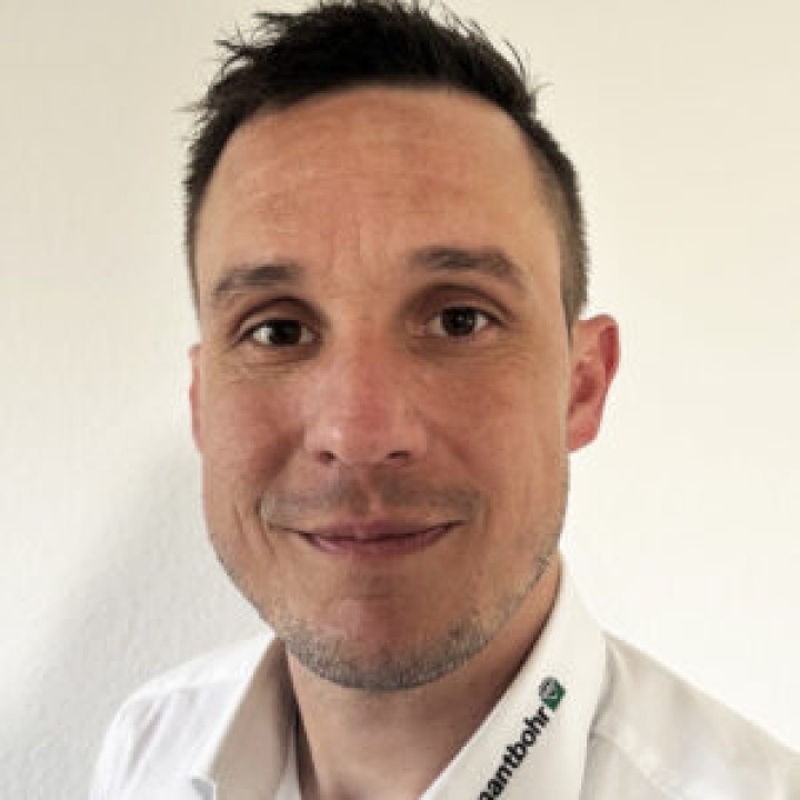 Manuel Hildebrandt geschn 300x300